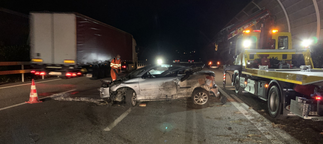 auto-contro-guardrail-a-bellinzona-un-ferito