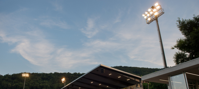 chiasso-rinnova-le-luci-del-campo-da-calcio-di-seseglio