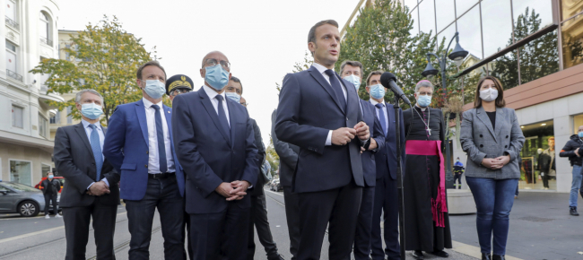 macron-a-nizza-attentato-islamista-sostegno-ai-cattolici