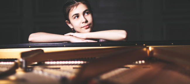doppio-concerto-per-la-13enne-alexandra-dovgan-con-l-osi