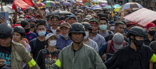 thailandia-migliaia-di-dimostranti-in-piazza-contro-il-re