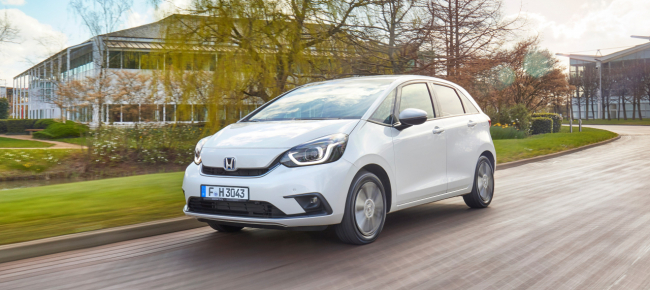 honda-jazz-1-5-e-hev-ibrida-convincente