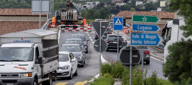 chiasso-si-pavimenta-il-cavalcavia-di-via-interlenghi