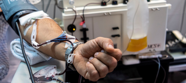 usa-si-infettavano-per-vendere-il-plasma