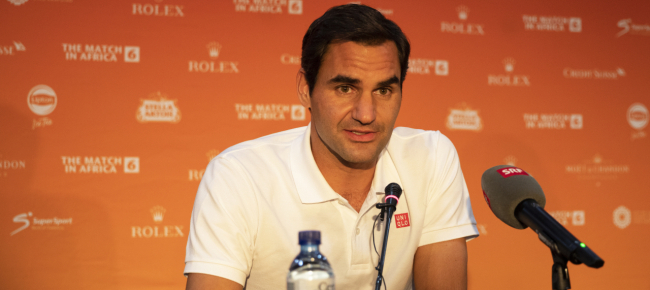 federer-in-tv-con-le-scarpe-griffate-srf-nei-guai