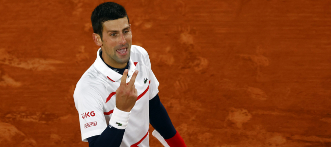 djokovic-e-tsitsipas-si-sfideranno-al-penultimo-atto