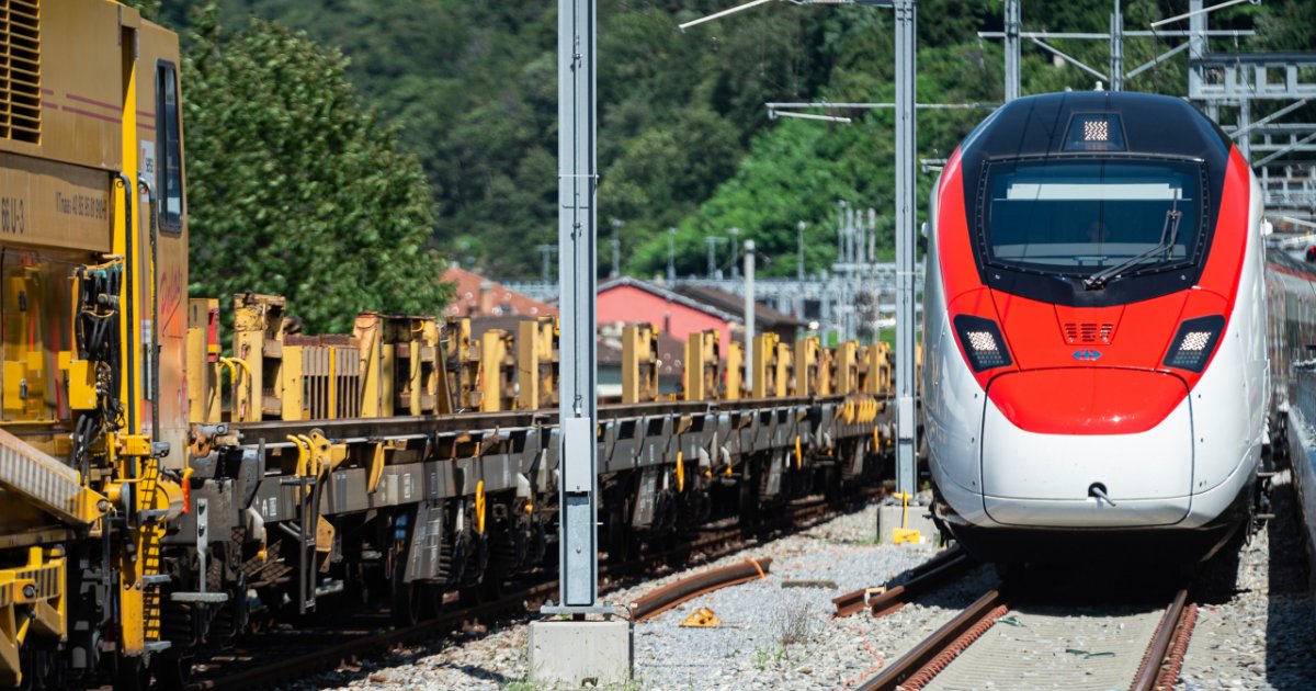 Ffs Da Lunedi Ridotti I Collegamenti Da E Verso L Italia Laregione