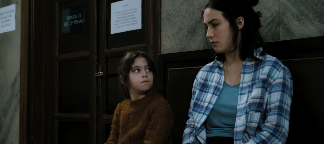 luce-domenica-e-le-piccole-cose-di-un-palazzo-di-giustizia