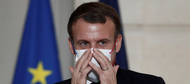 macron-avverte-non-andate-a-sciare-in-svizzera