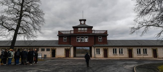 buchenwald-in-slittino-nelle-fosse-comuni-del-lager