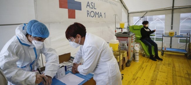 in-italia-vaccinate-72mila-persone-ma-la-lombardia-arranca