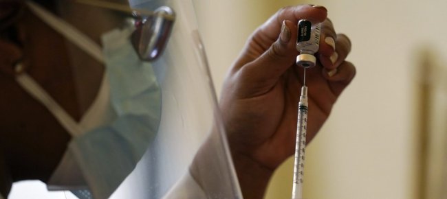 anche-le-farmacie-disponibili-a-vaccinare-contro-il-covid