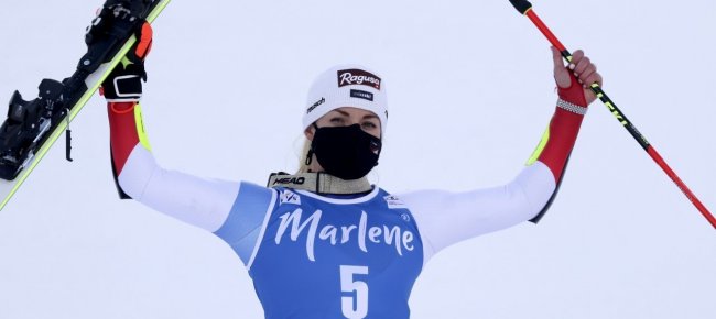lara-gut-terzo-podio-di-fila-michelle-gisin-scivola-sul-piu-bello