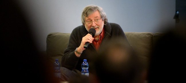 una-medaglia-d-onore-al-papa-di-francesco-guccini