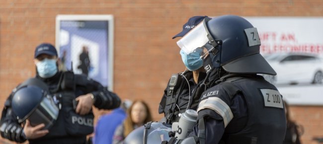 basilea-dispersa-manifestazione-antinazista