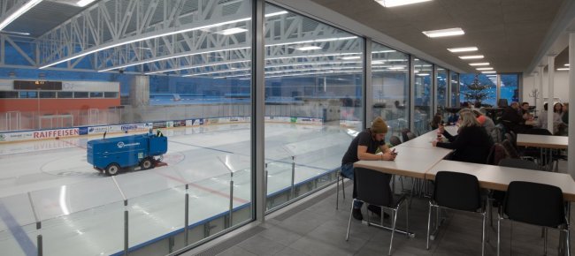 faido-pista-di-ghiaccio-accessibile-solo-agli-under-16