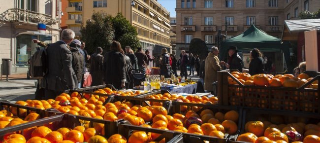 chiasso-al-mercato-solo-alimentari-e-prodotti-per-l-igiene