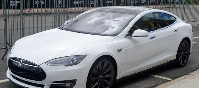 tesla-negli-usa-chiesto-il-ritiro-di-158mila-vetture