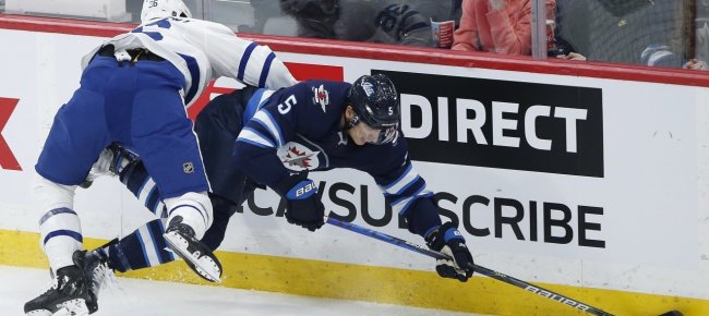 nhl-luca-sbisa-a-nashville