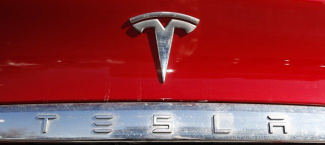 tonfo-tesla-in-4-settimane-bruciati-234-miliardi