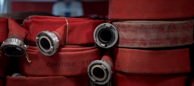 ascona-incendio-in-un-negozio-di-abbigliamento-gravi-danni