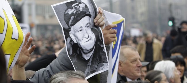 e-morto-divjak-il-generale-serbo-che-difese-sarajevo
