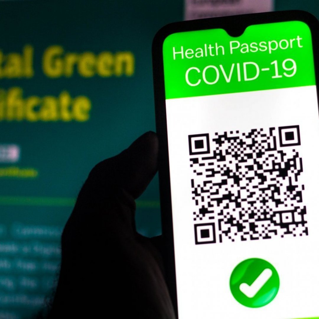 green pass chiesto ai frontalieri una bufala o giu di li laregione ch