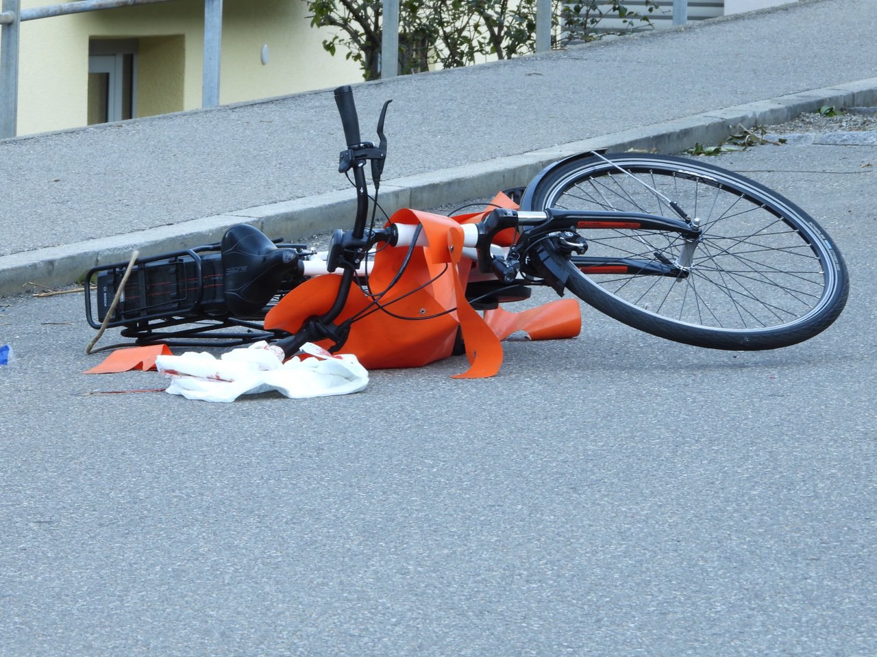 Giubiasco, donna cade in bici e batte la testa: ferite gravi | laRegione.ch