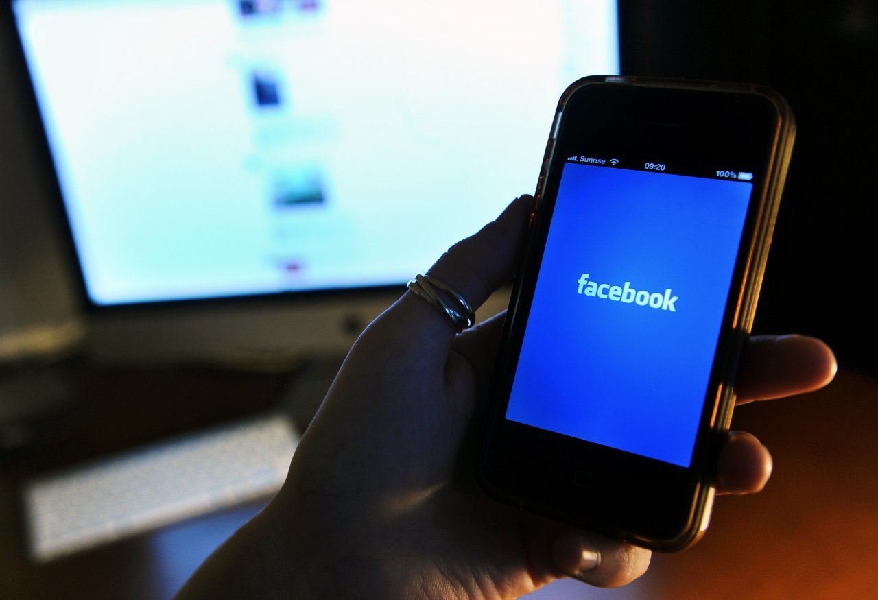 Facebook Instagram E Whatsapp Sono In Down Laregione