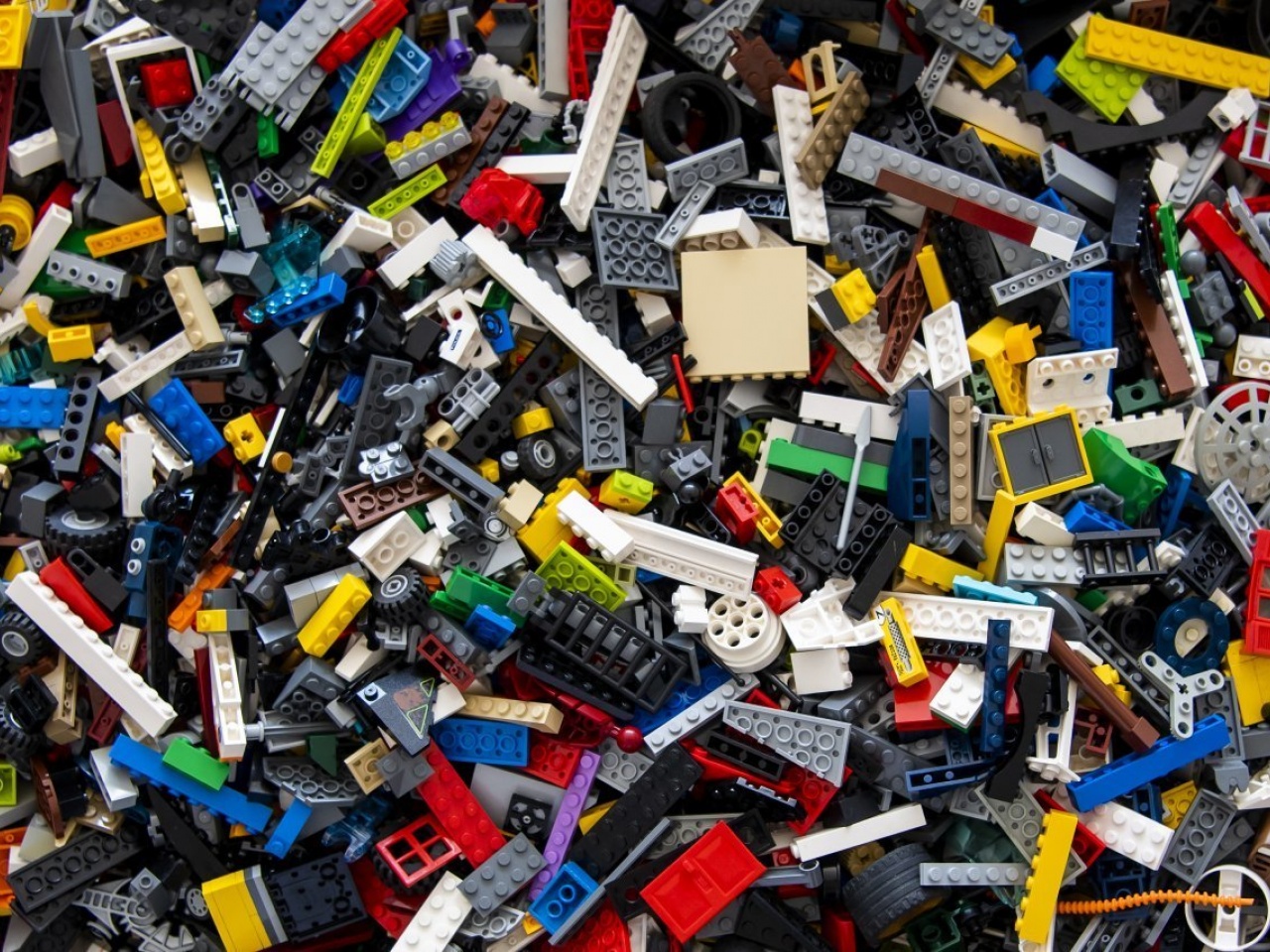 Lego toglie le etichette da maschi o da femmine dalle costruzioni: i  giocattoli non hanno genere