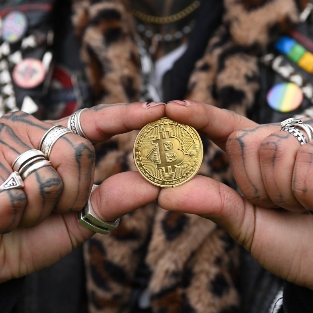 Da metà anno si potranno pagare le multe in bitcoin | laRegione.ch