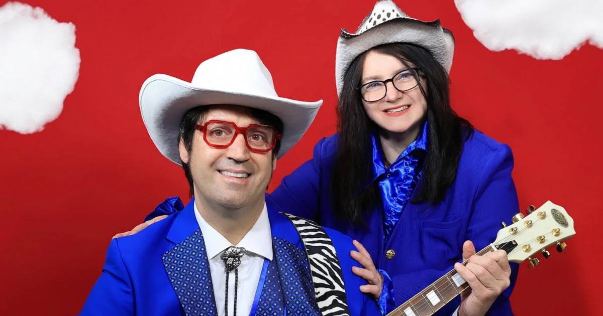 Il Viaggio Musicale di Tony Voyage: Dall'Ispirazione di Elvis alla Sua Musica Unica