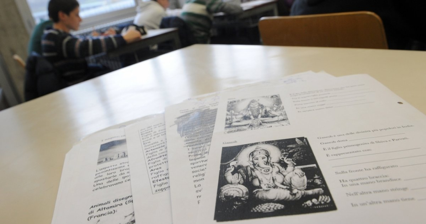Storia delle religioni in 4a Media. Costo: 430mila l'anno
