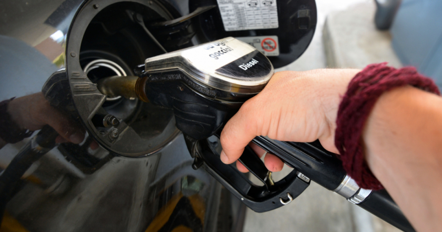 Il Regno Unito bandisce le auto a benzina e diesel