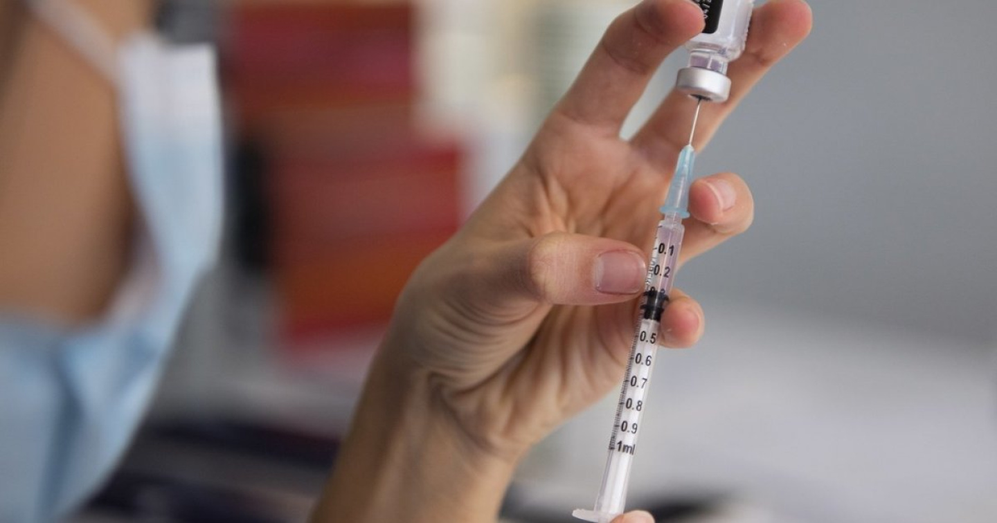 Coronavirus, la Francia anticipa il coprifuoco alle 18