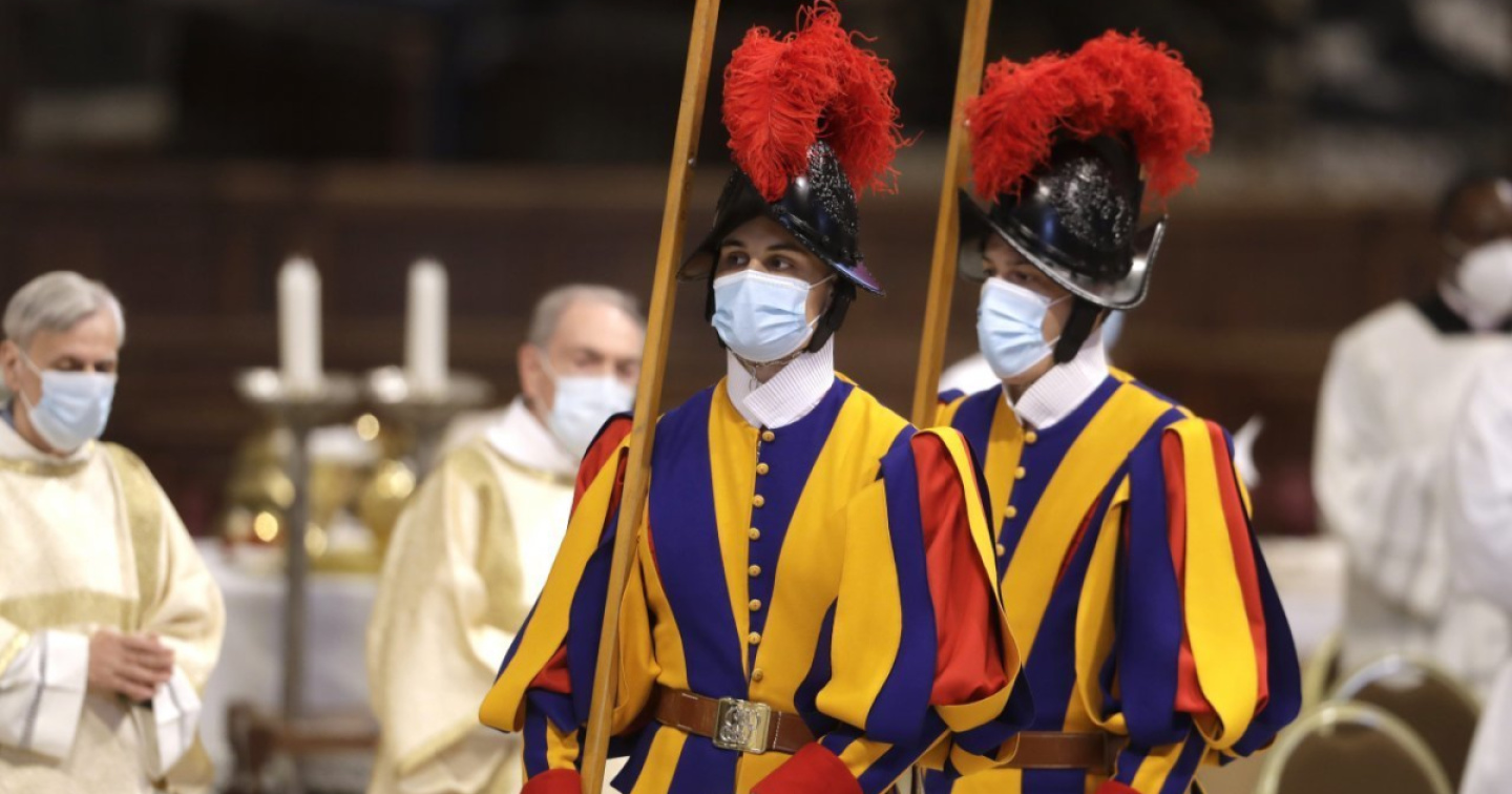 Consiglio federale: le Guardie svizzere paghino la tassa militare