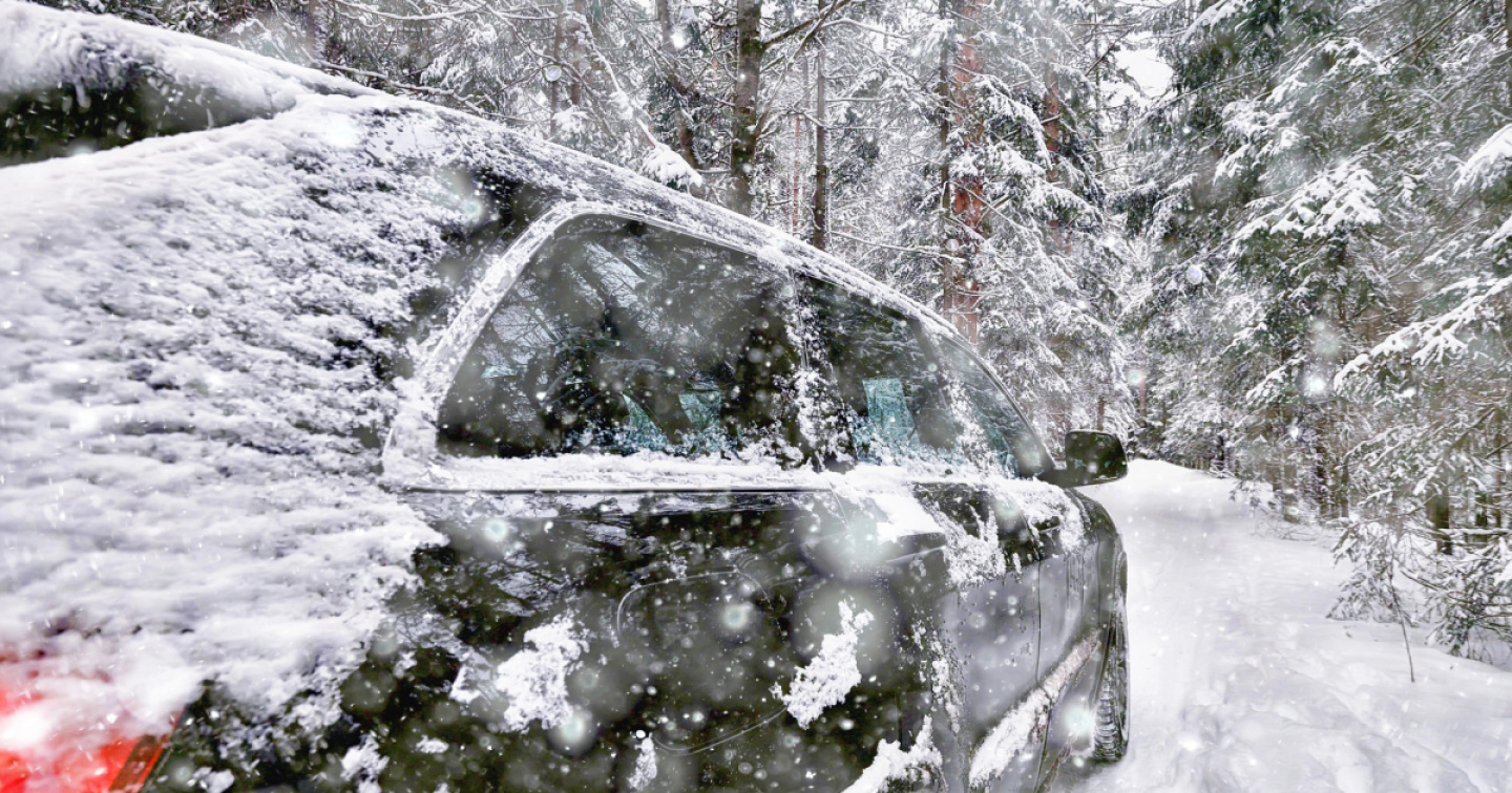 Il carro funebre si perde nella neve: salta il funerale
