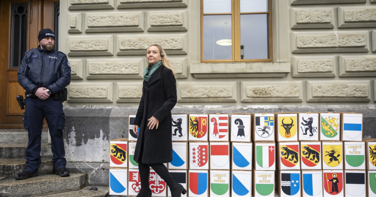 Legge sulle rinnovabili, consegnate le firme del referendum