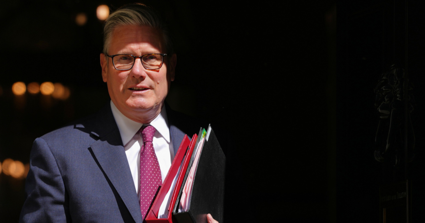 Starmer punta sul riavvicinamento all'Ue per salvare la poltrona
