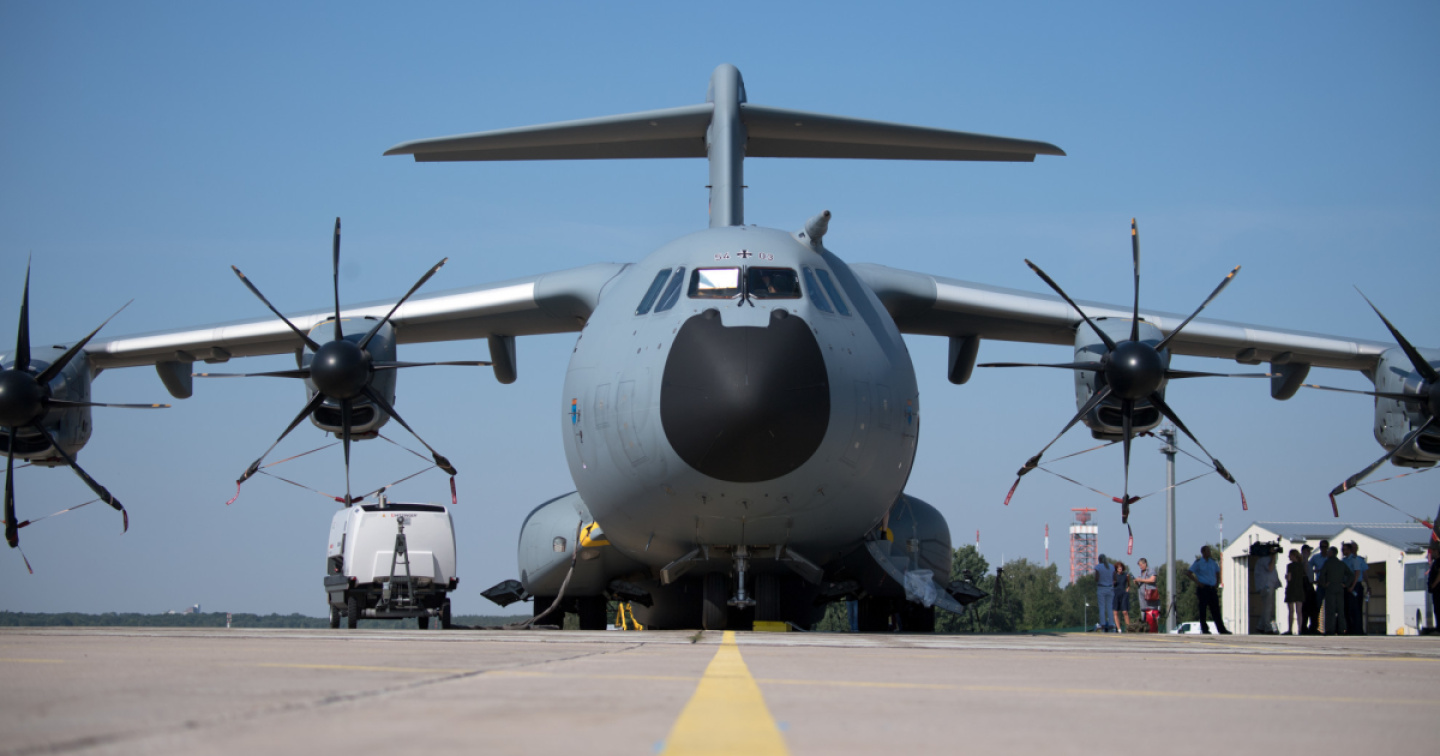 Contro gli incendi in Gironda, arriva l'aereo militare A400M
