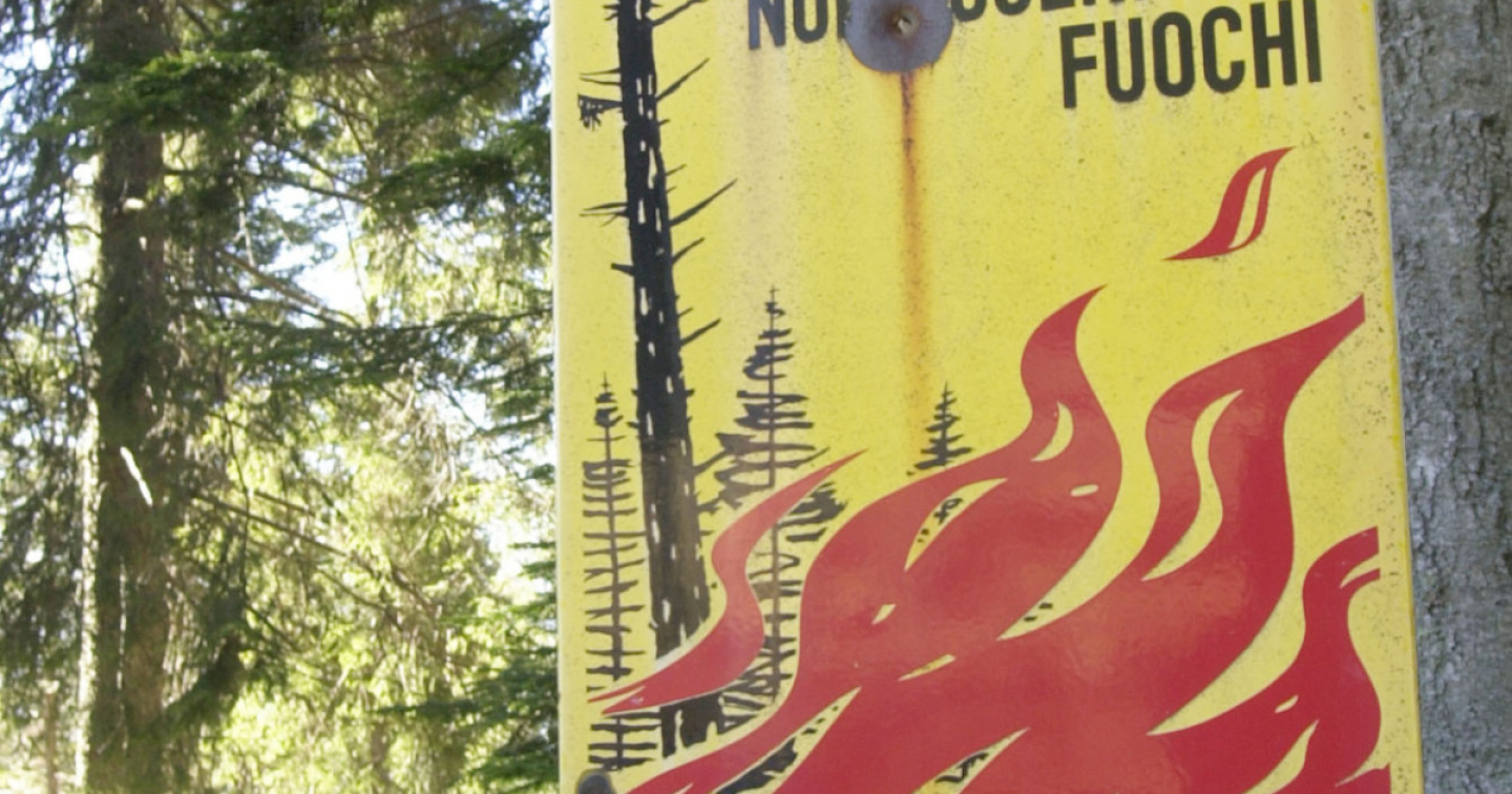 Calore in diminuzione ma siccità persiste, divieti di fuochi all'aperto in tutti i Cantoni