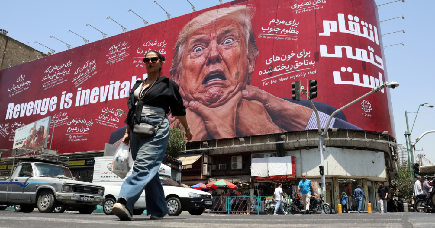 Trump ‘impantanato’ in Iran, Hegseth nel mirino dei Maga