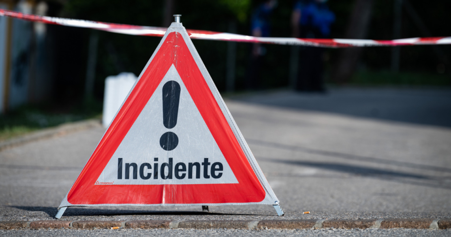Esce di strada con la moto ad Airolo, 79enne in pericolo di morte