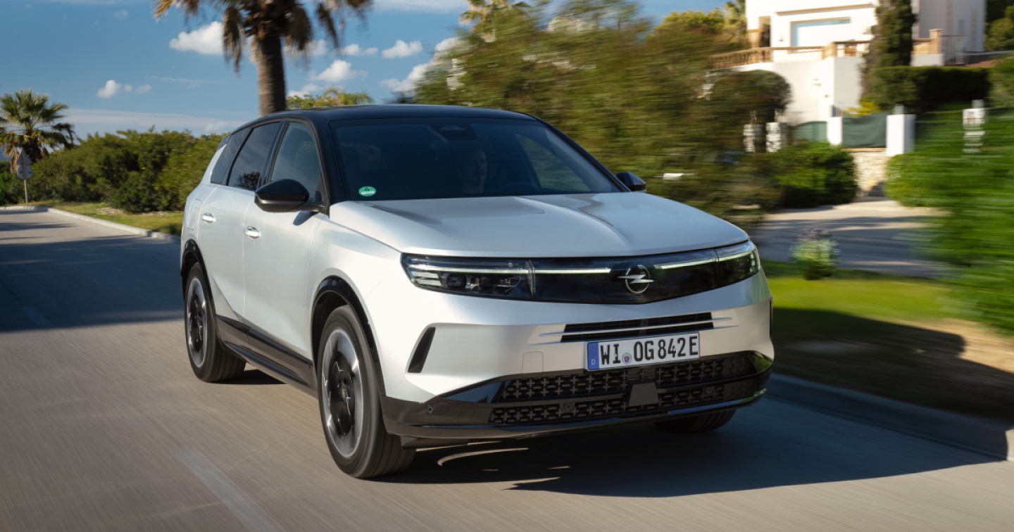 Opel Grandland PHEV, il salto di qualità si sente