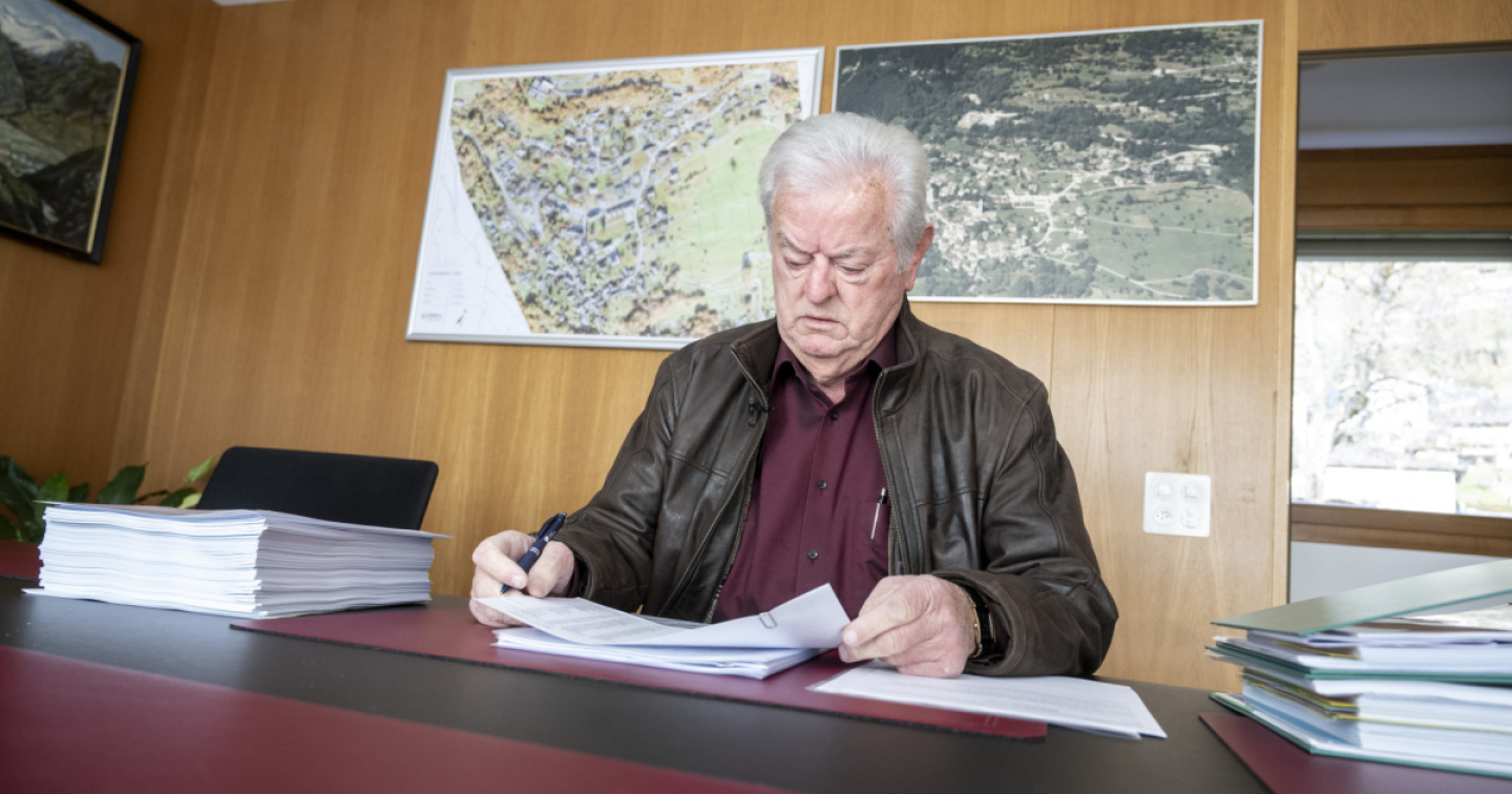 Corsa a due per succedere ad Attilio Savioni quale sindaco