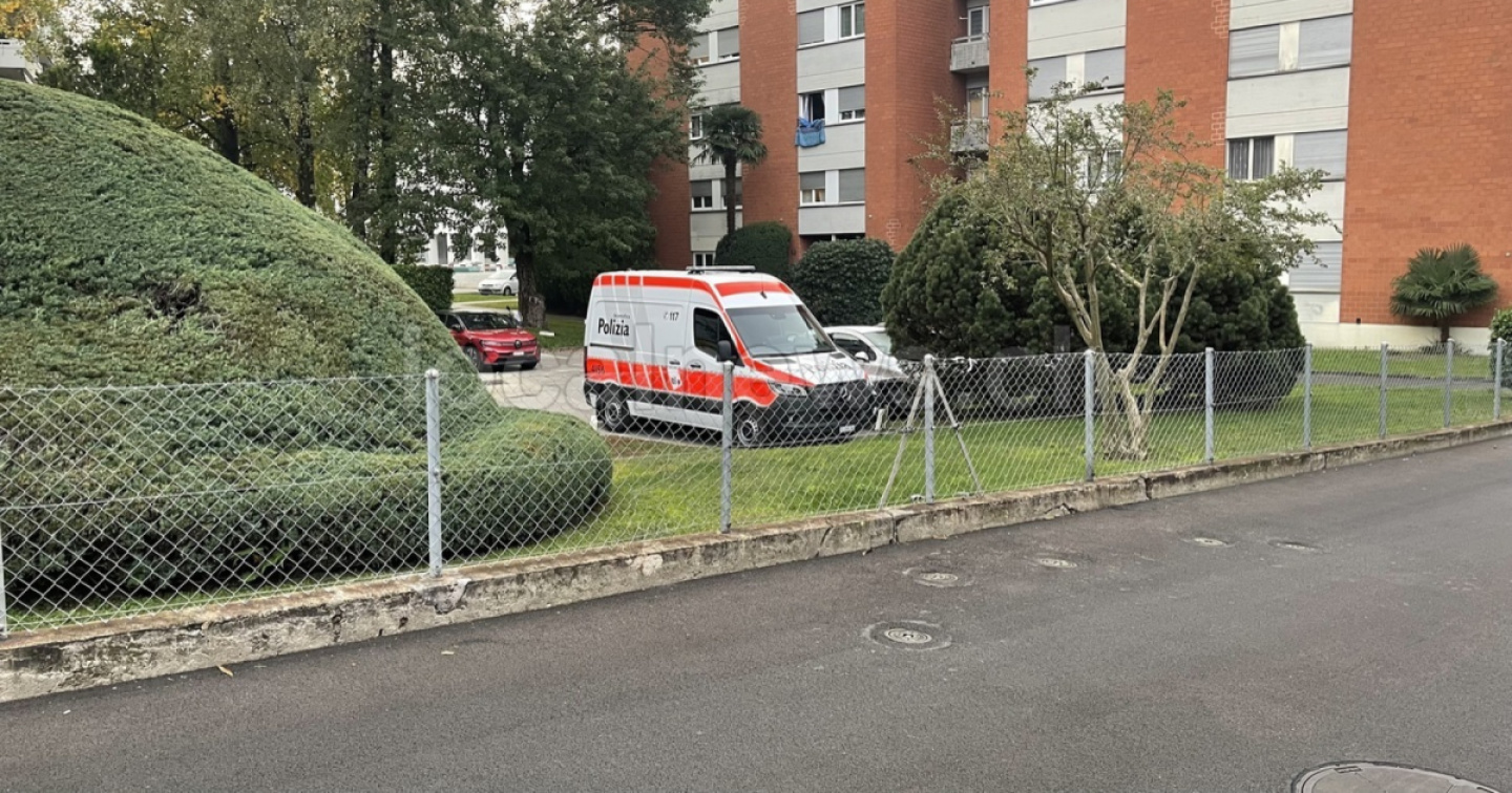 È un 46enne iraniano l'uomo morto nell’incendio a casa sua
