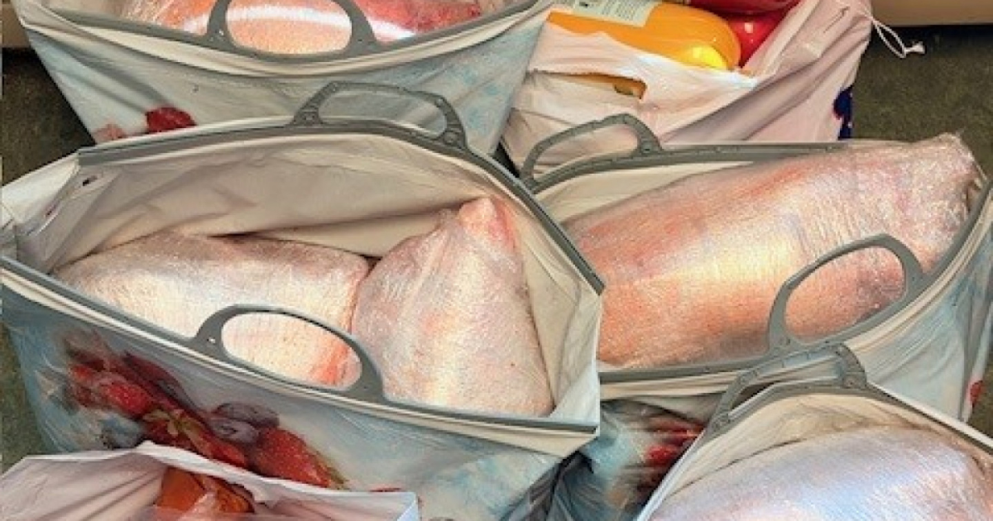 Carne e vino non dichiarati intercettati alle dogane di Vacallo e Stabio