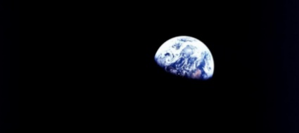 compie-50-anni-l-alba-terrestre-vista-dallo-spazio