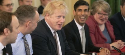 razzismo-se-ne-va-il-consigliere-di-downing-street