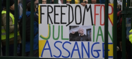 assange-al-via-a-londra-le-udienze-su-estradizione-negli-usa